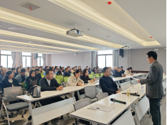 司机社
举办师德师风培训活动