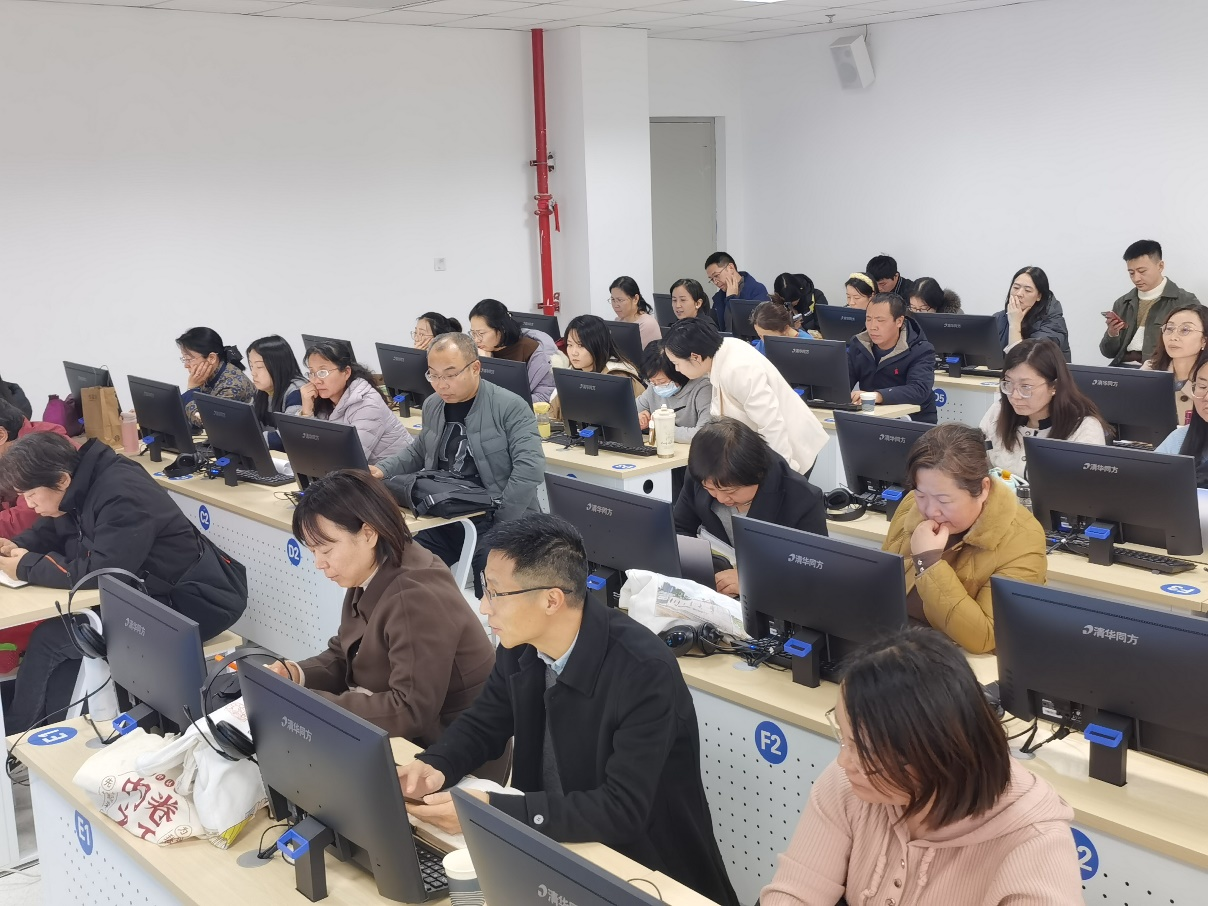 司机社
举办“AI辅助高校教师教学研究”专题培训
