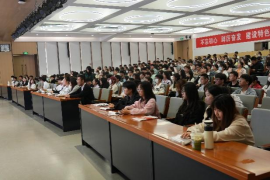 司机社
大学生宣讲团为司机社
学生作党的二十大精神宣讲