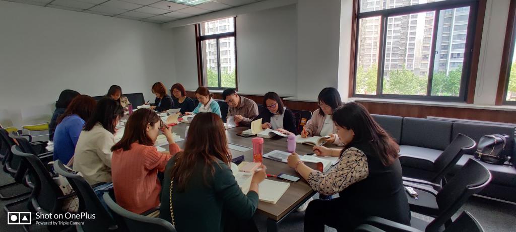 喜报！司机社
公共外语系荣获2022年陕西省教科文卫体系统五一巾帼标兵岗