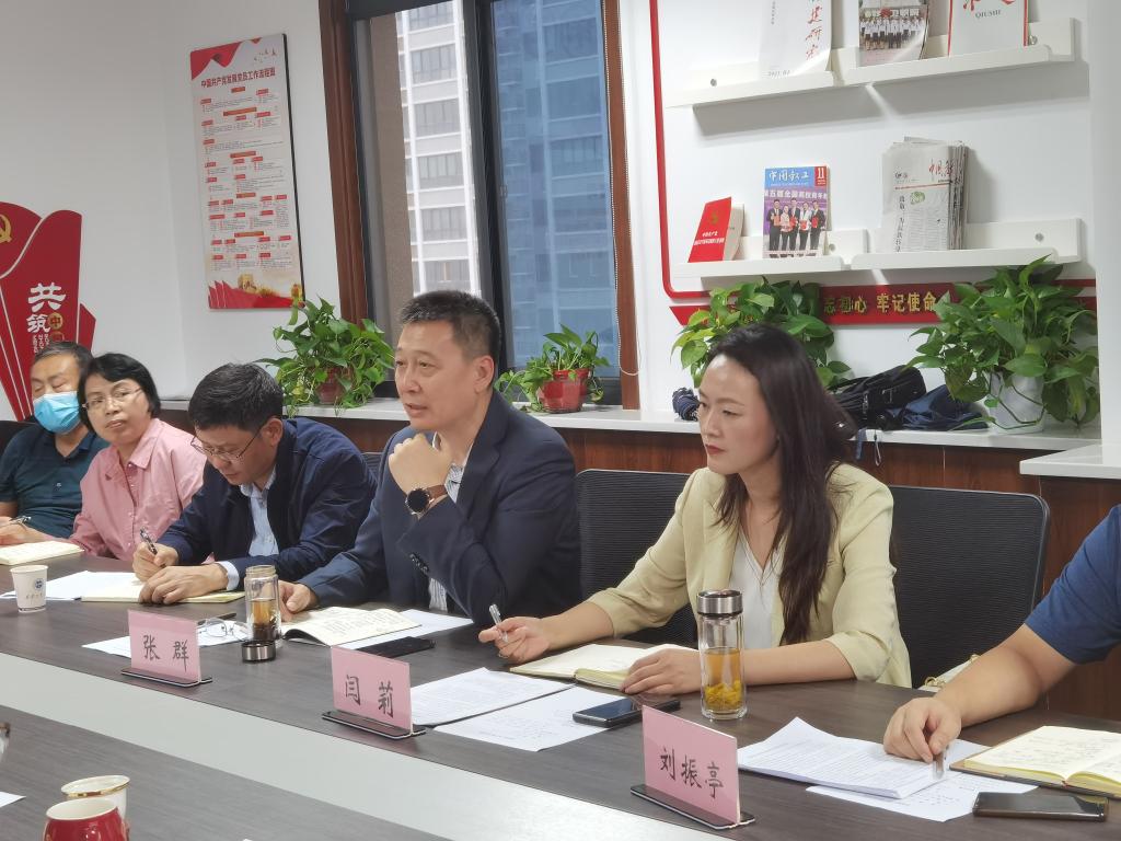 副校长张群莅临司机社
检查指导工作