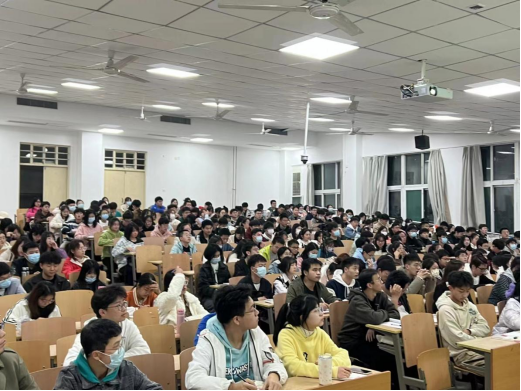 司机社
第四期入党积极分子培训班理论授课顺利完成