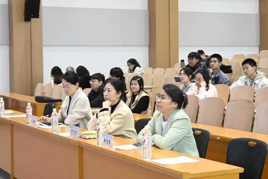 司机社
举办英语、数学高阶课宣讲会