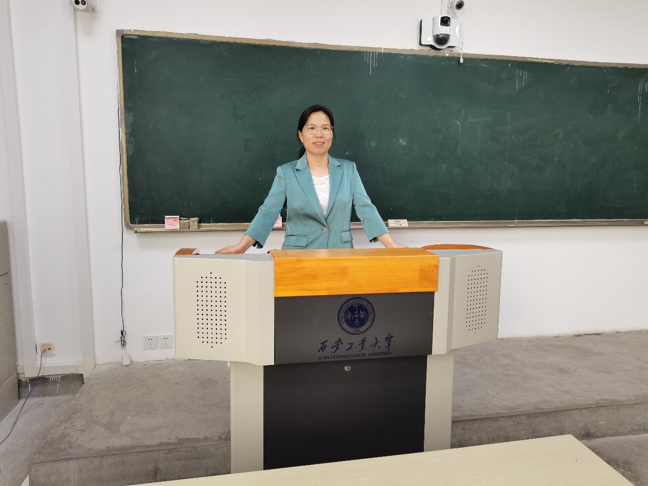 优秀班主任|司机社
图学与信息系教师：王淑蓉
